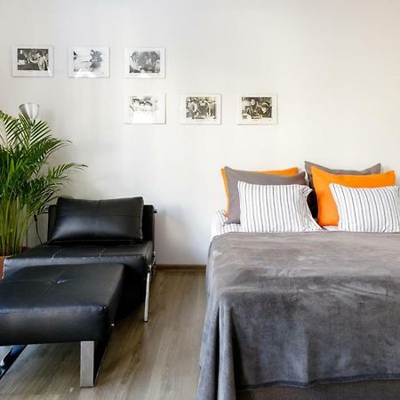 Airport Residence Orange Варшава Екстер'єр фото